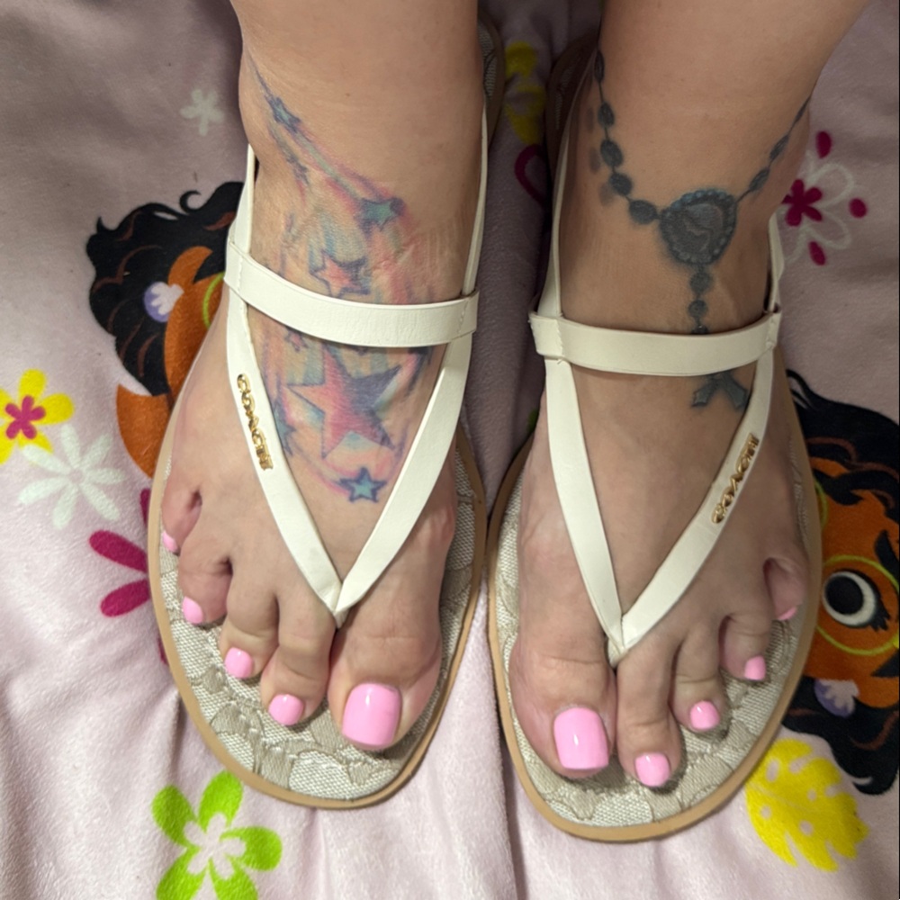 Second Hand(Used articule) size 10 Coach Women's Tan Strappy Sandals